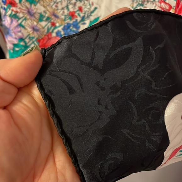 Gucci Vintage Floral Black Border Silk Square Scarf - Picture 10 of 16
